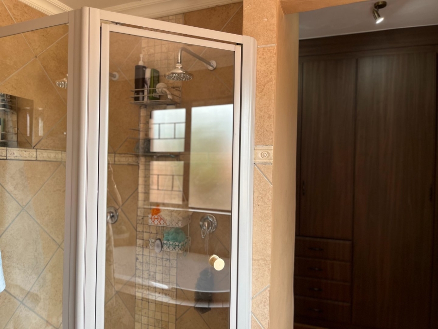 To Let 4 Bedroom Property for Rent in Melodie North West